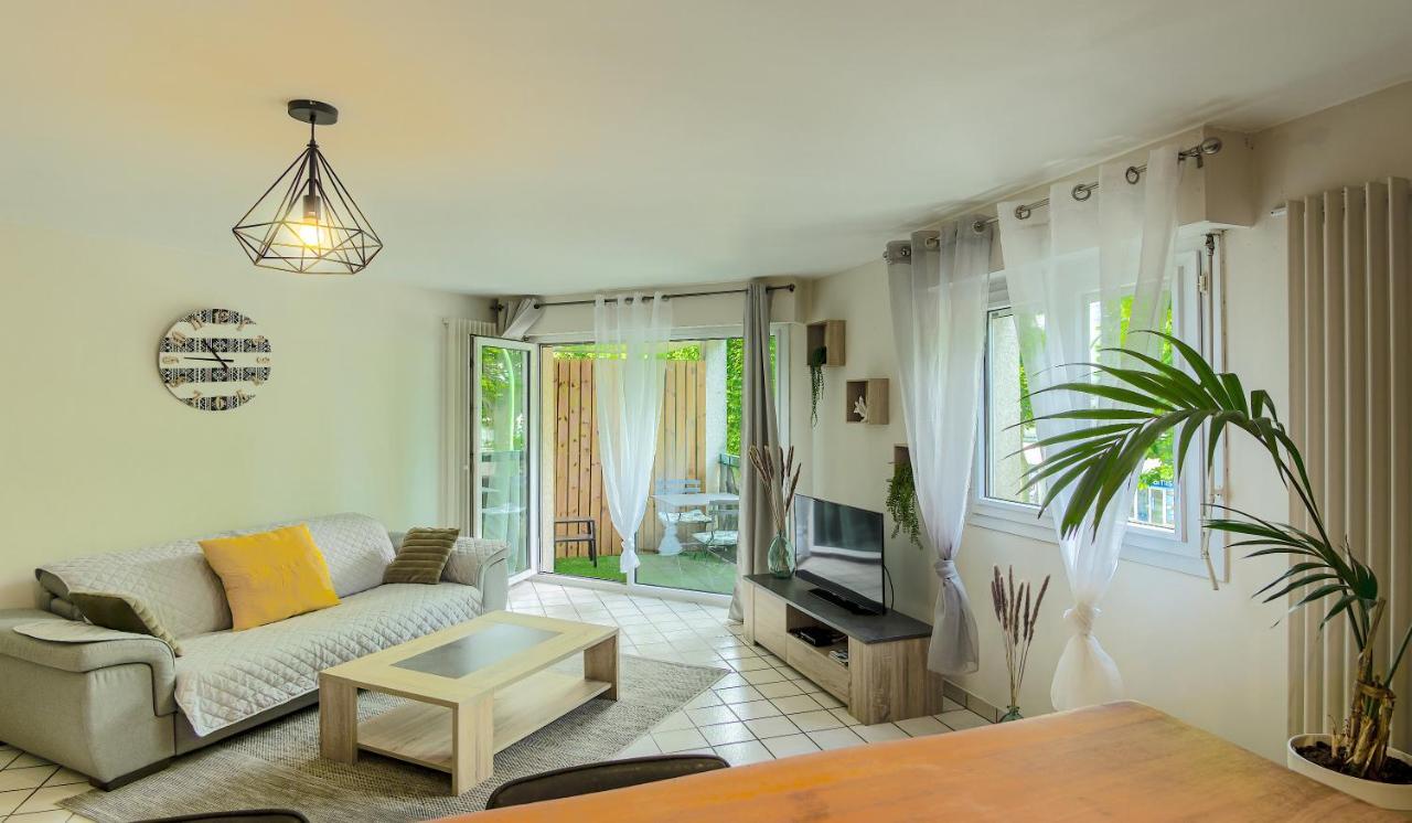 100 Geneve Joli T2 Avec Place De Parking Privee 阿讷西 外观 照片